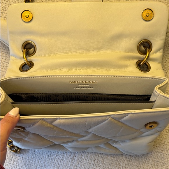 Kurt Geiger Cream Quilted Shoulder Bag with Gold Chain - Picture 3 of 6